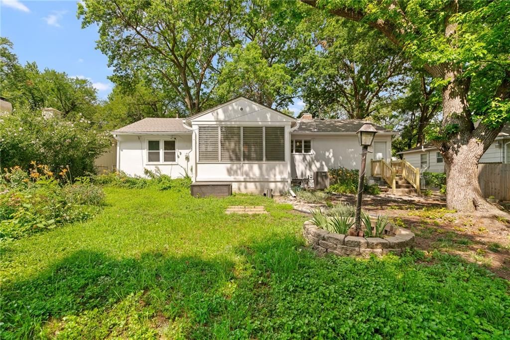 7635 Charlotte Street — photo 8