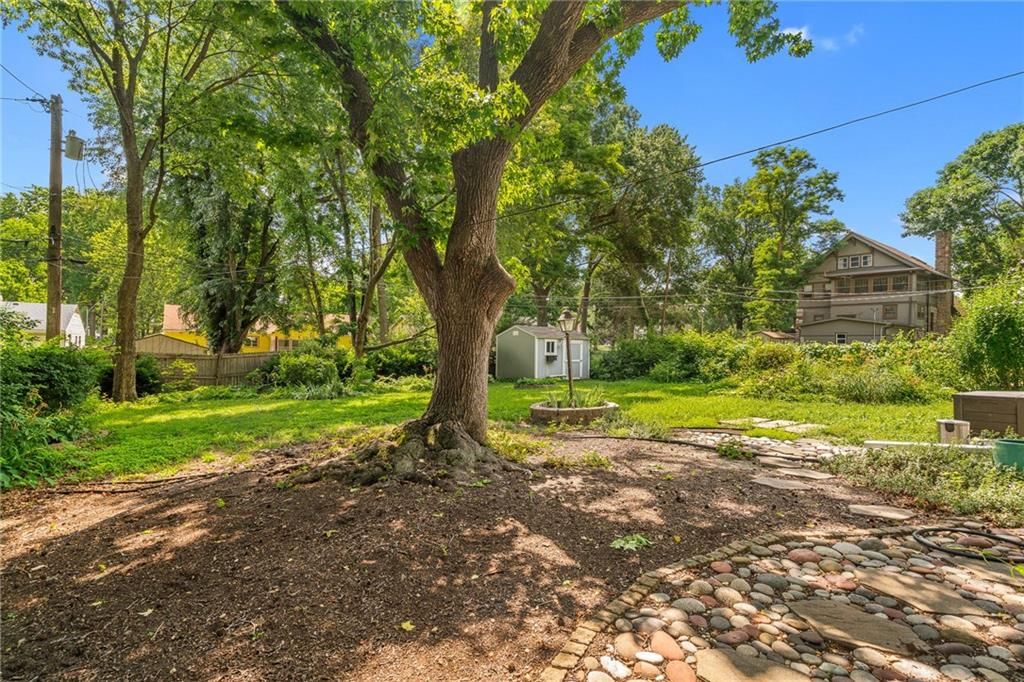 7635 Charlotte Street — photo 10