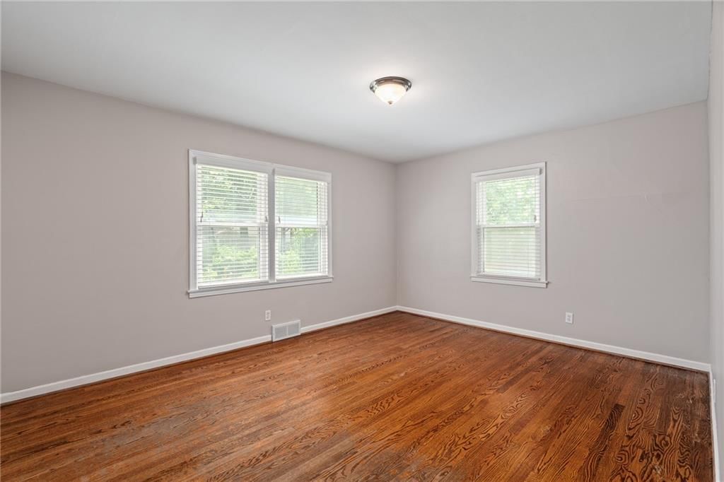 7635 Charlotte Street — photo 16