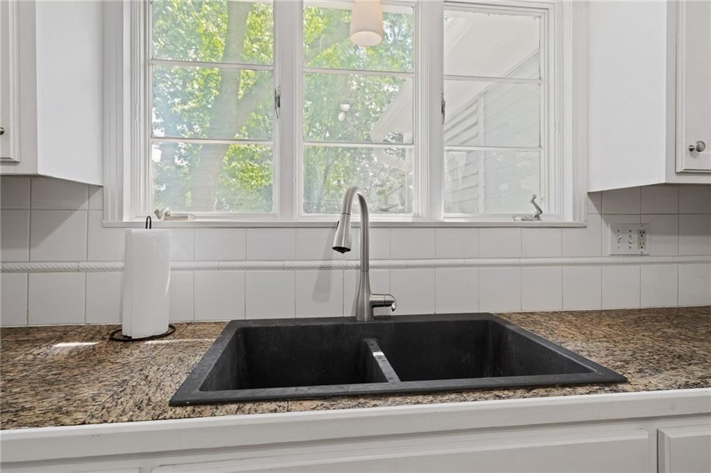 7635 Charlotte Street — photo 19
