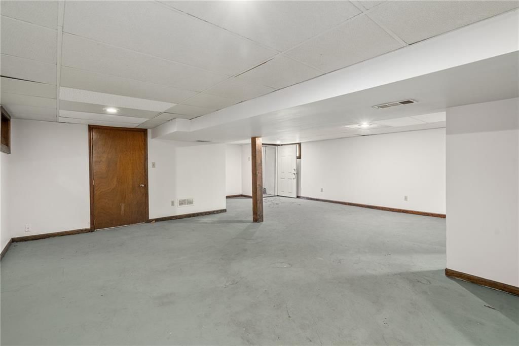 7635 Charlotte Street — photo 22