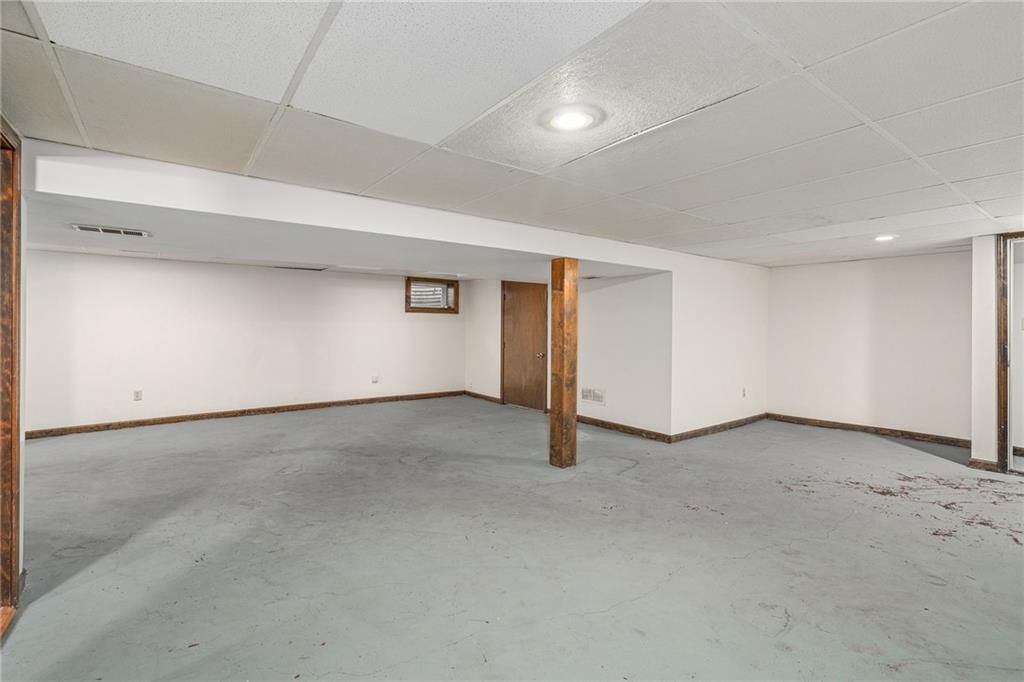 7635 Charlotte Street — photo 24