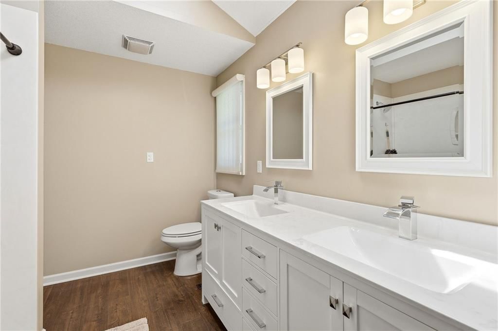 1100 NE Deerbrook Terrace — photo 32