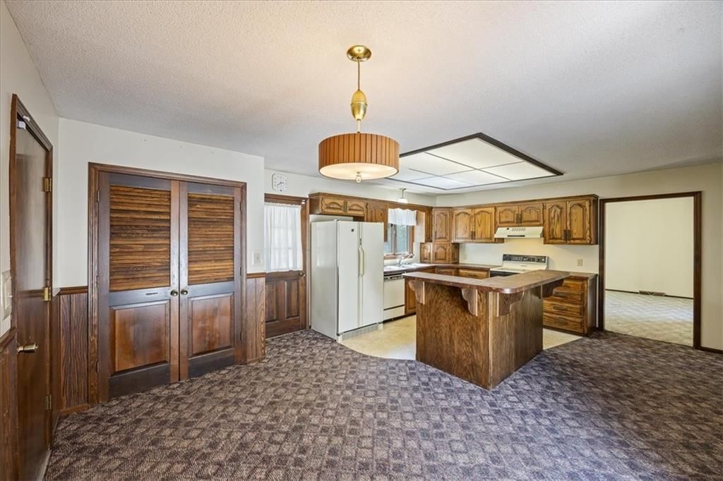 13312 Riverview Avenue — photo 9