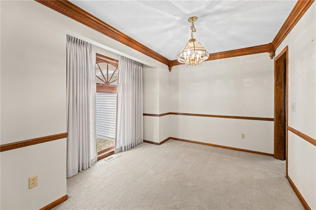 8639 Greenway Lane — photo 5