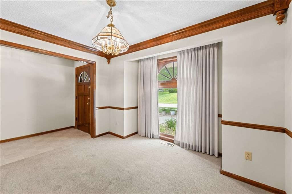 8639 Greenway Lane — photo 6
