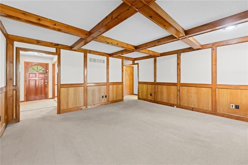 8639 Greenway Lane — photo 9