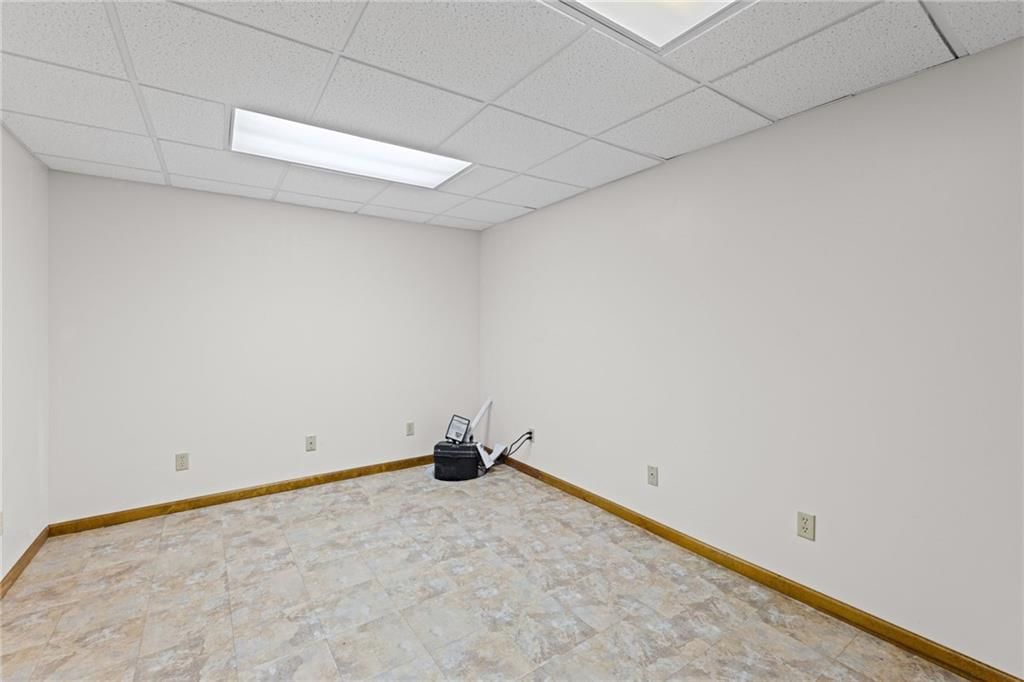 8639 Greenway Lane — photo 30