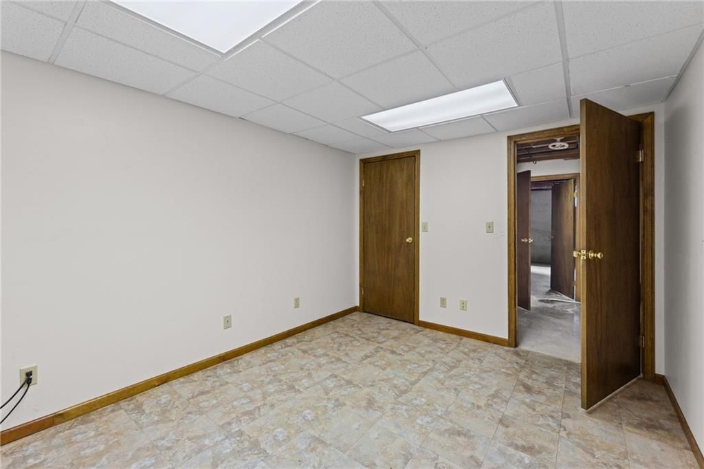 8639 Greenway Lane — photo 31