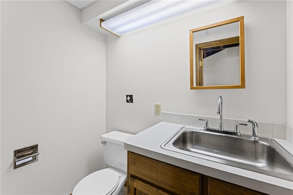 8639 Greenway Lane — photo 32