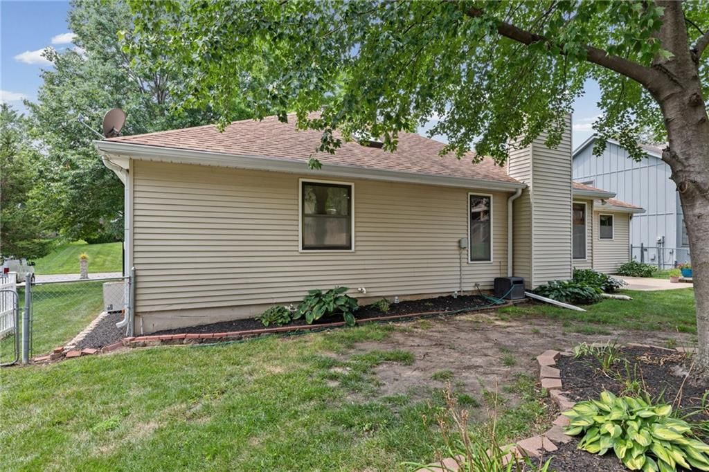 8639 Greenway Lane — photo 35