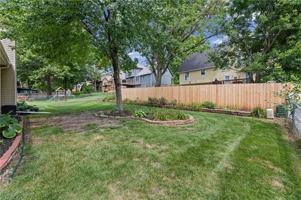 8639 Greenway Lane — photo 36