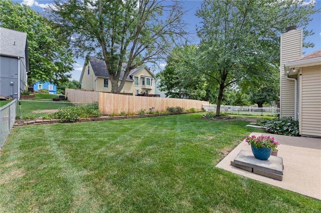 8639 Greenway Lane — photo 37