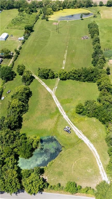3850 SE Doc Henry Road, Lee's Summit, MO: listing photo 2