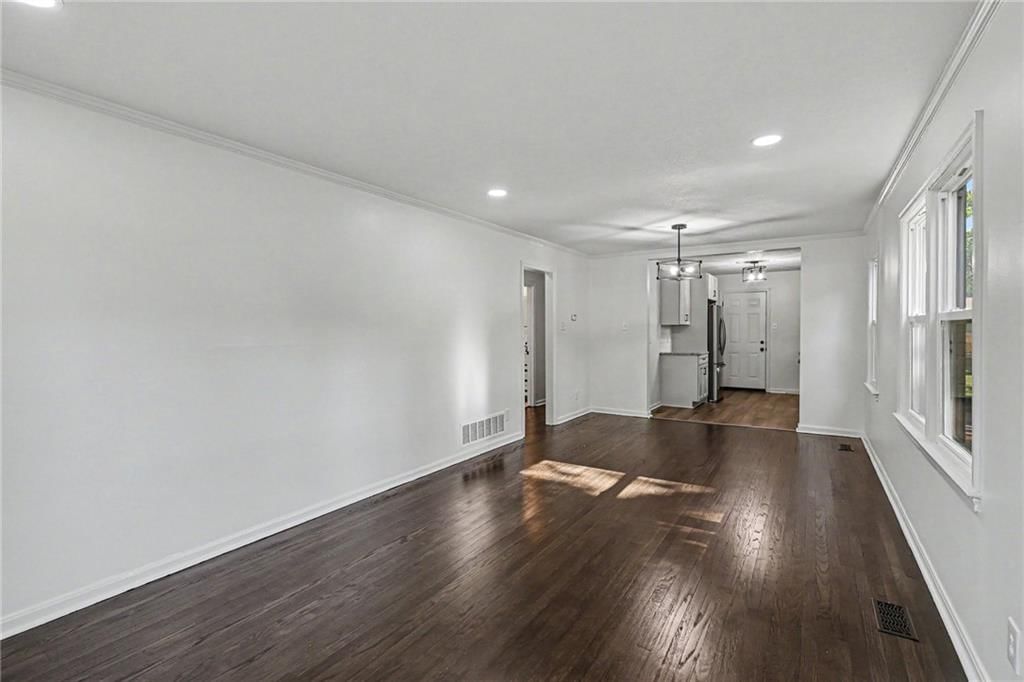5016 W 51st Street — photo 8