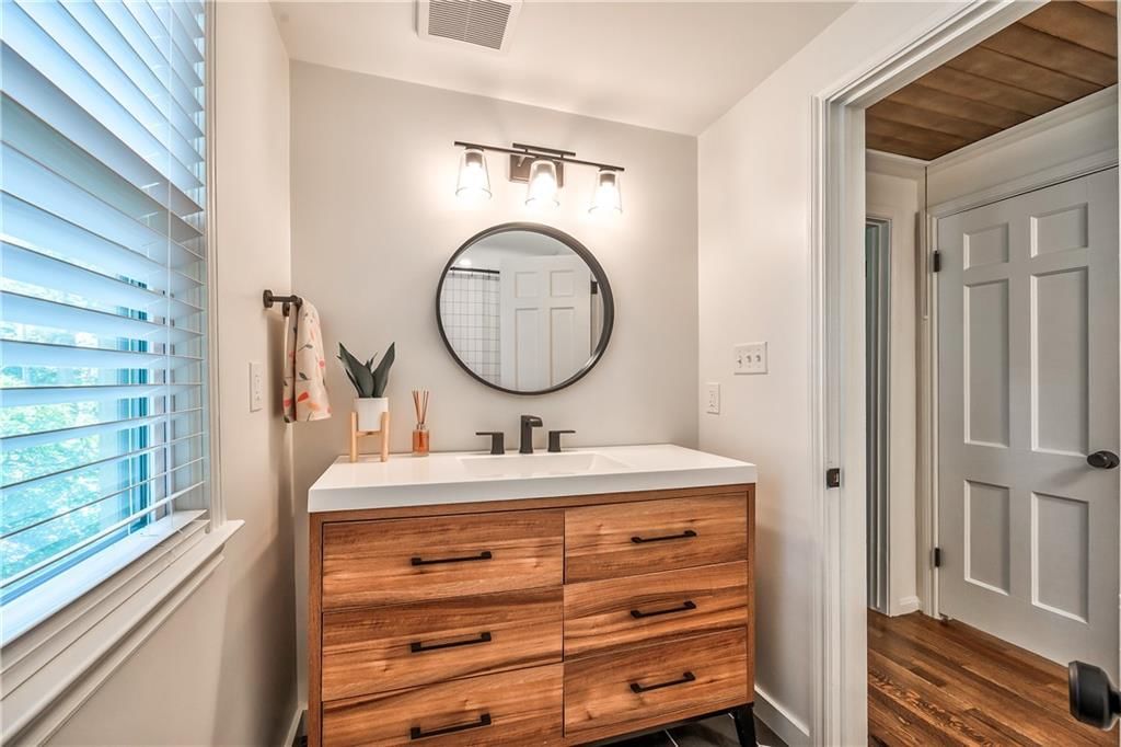 5421 Juniper Street — photo 32