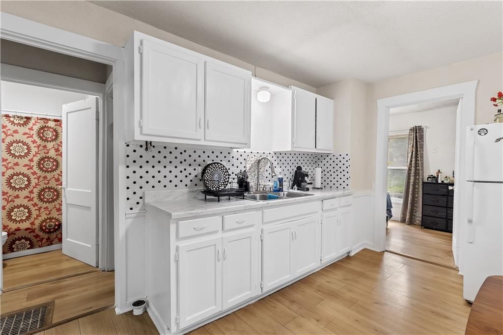 521 N Osage Street — photo 8