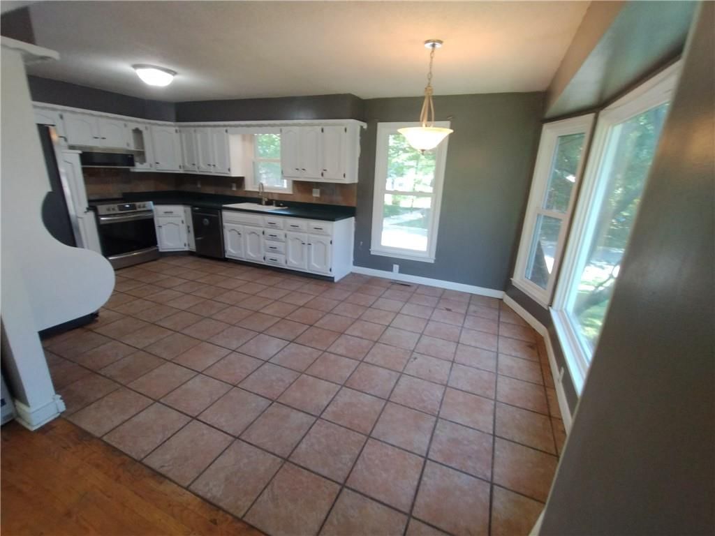 16405 Spring Valley Road — photo 7