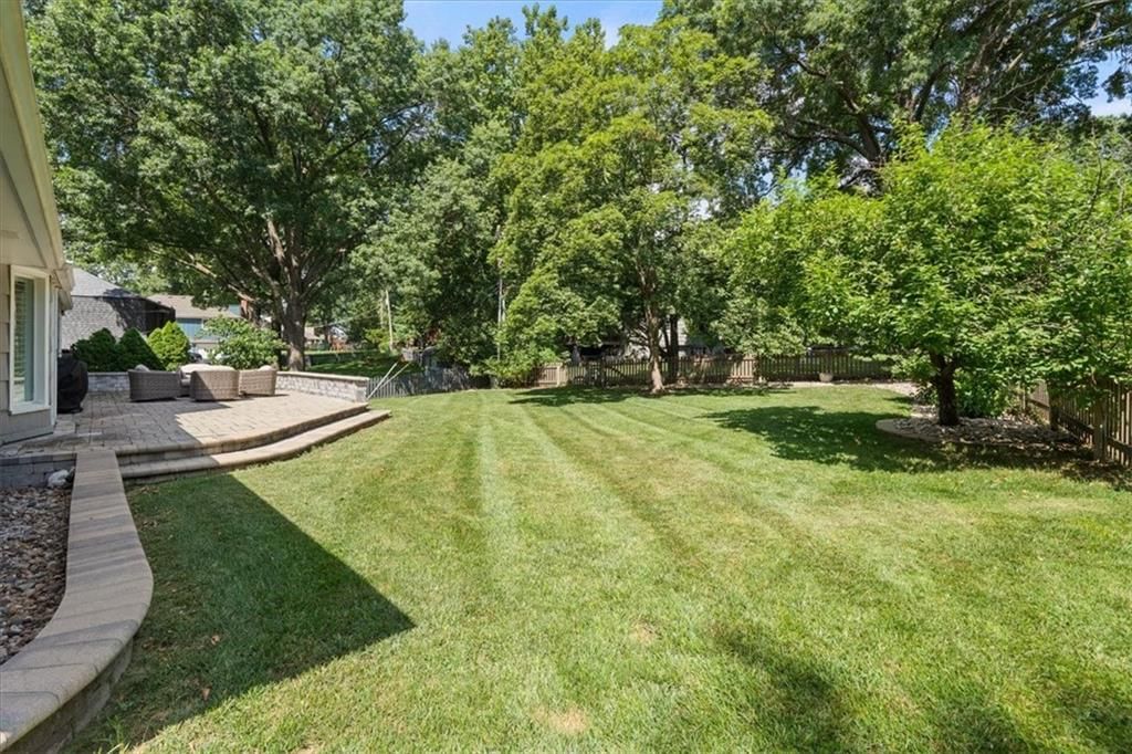 2700 W 104th Terrace — photo 38