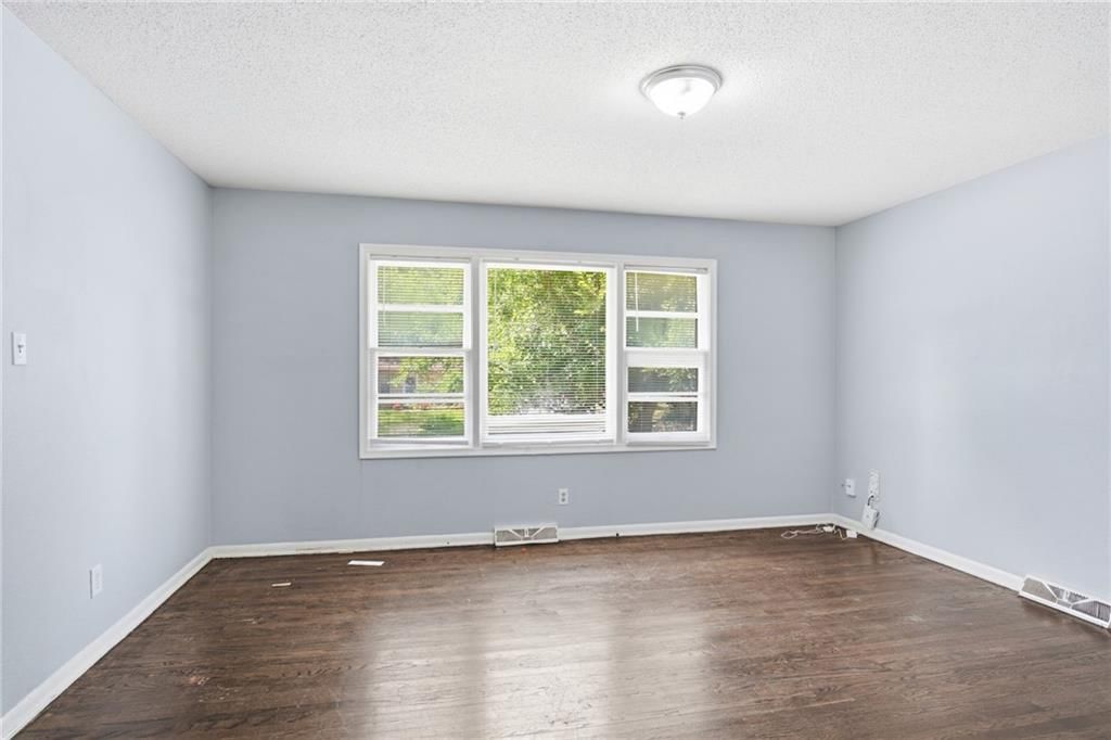 8602 E 110th Street — photo 3
