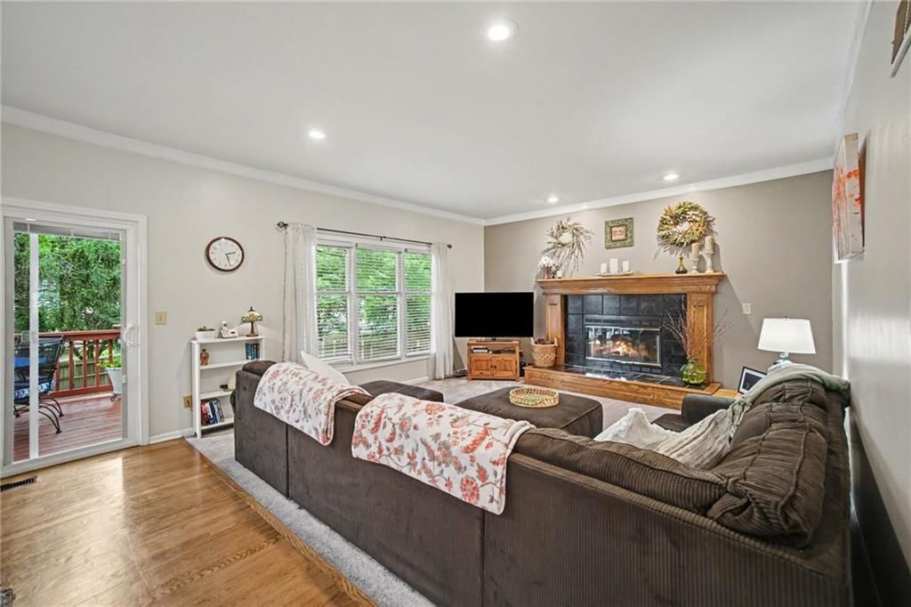 1538 Canterbury Lane — photo 6