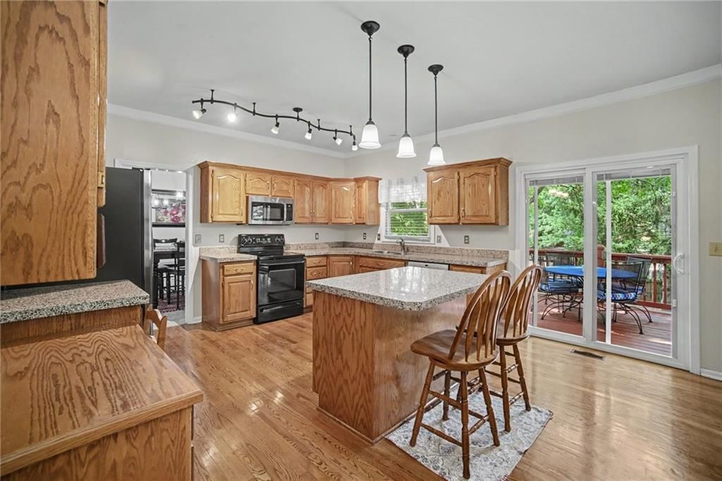 1538 Canterbury Lane — photo 8