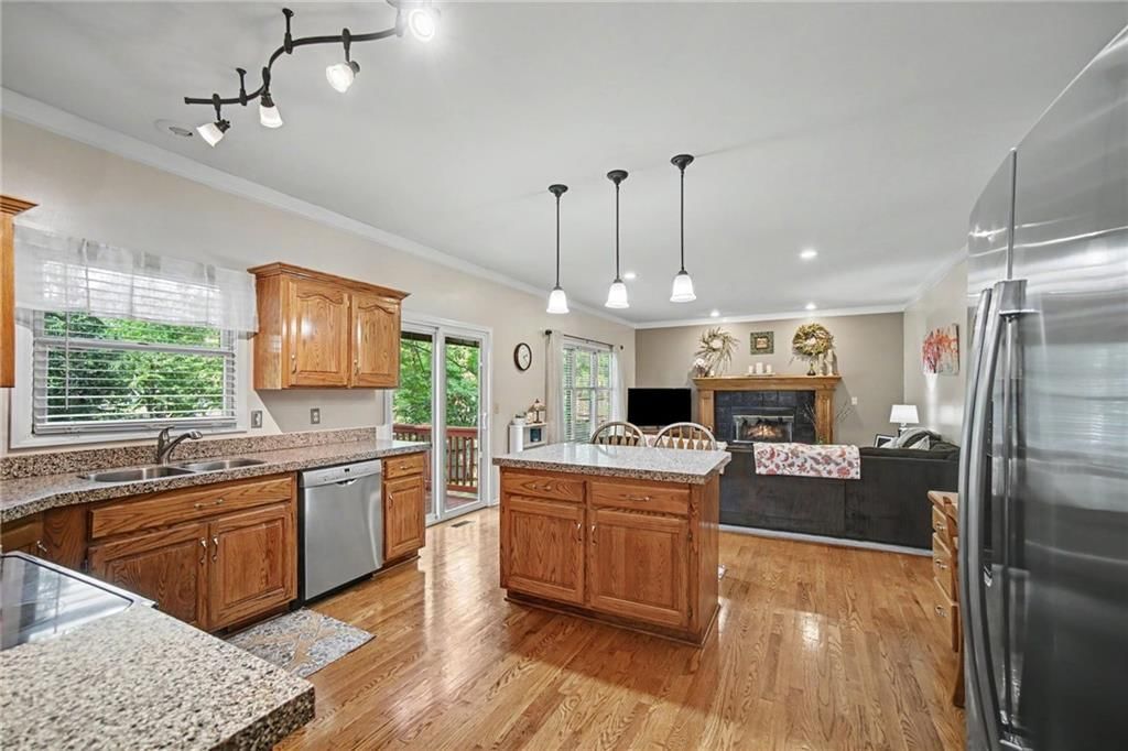 1538 Canterbury Lane — photo 9