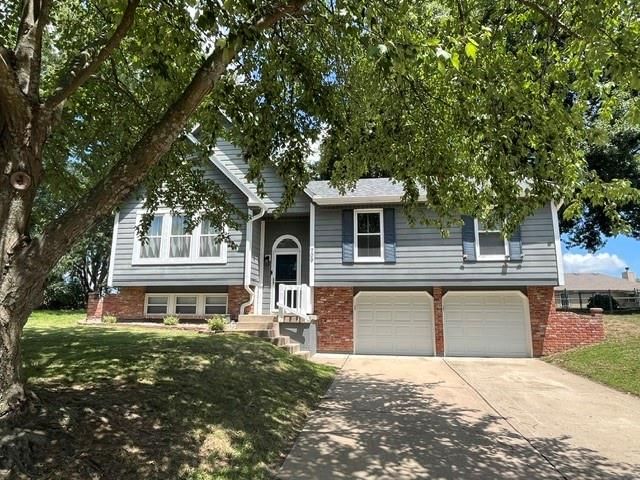 709 SW 30th Street — photo 1