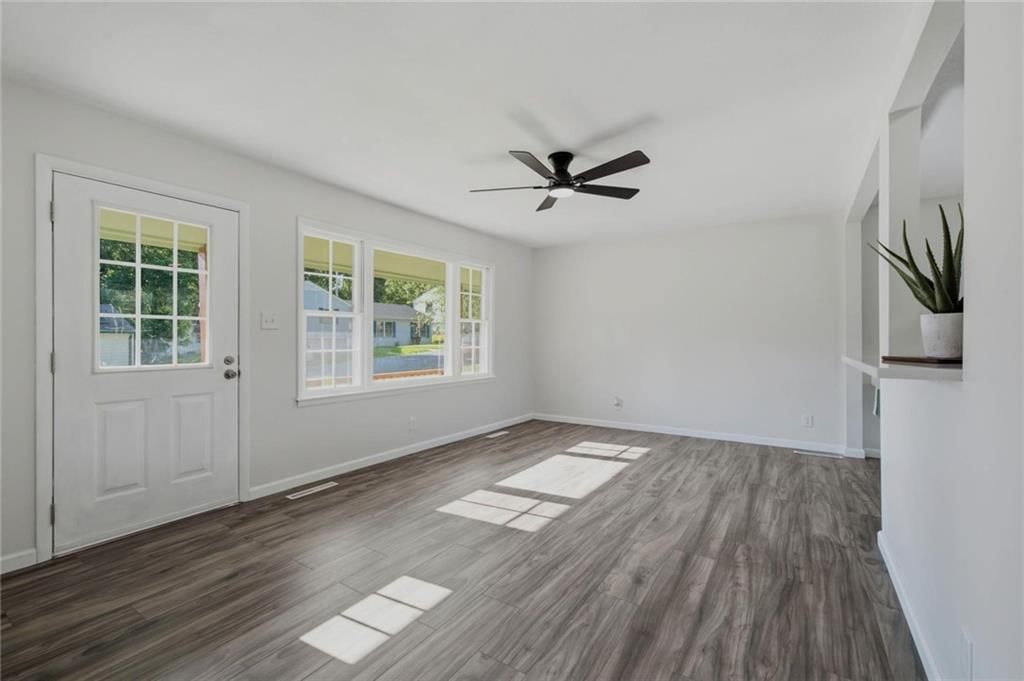 Photo 4 of 23 - 209 Western Street