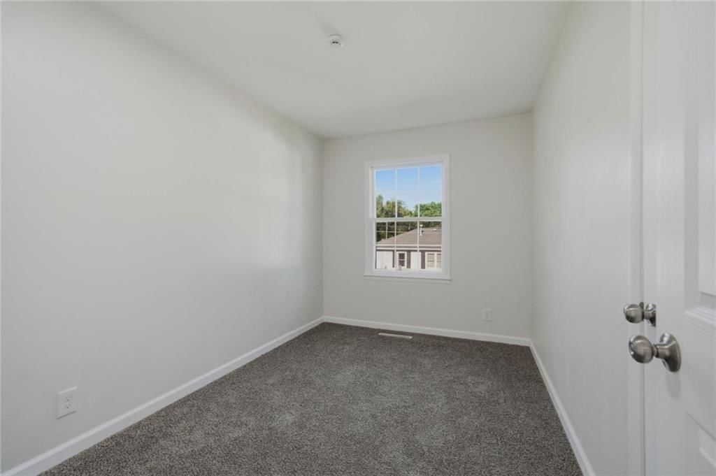 Photo 11 of 23 - 209 Western Street