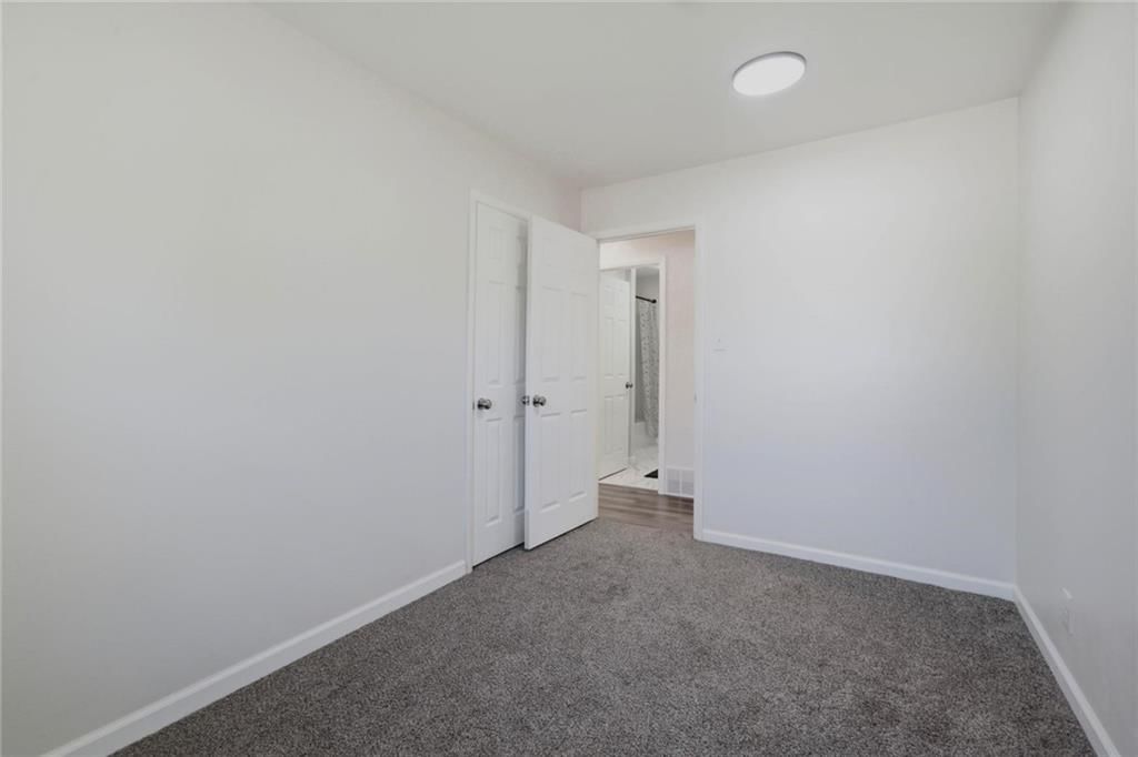 Photo 13 of 23 - 209 Western Street
