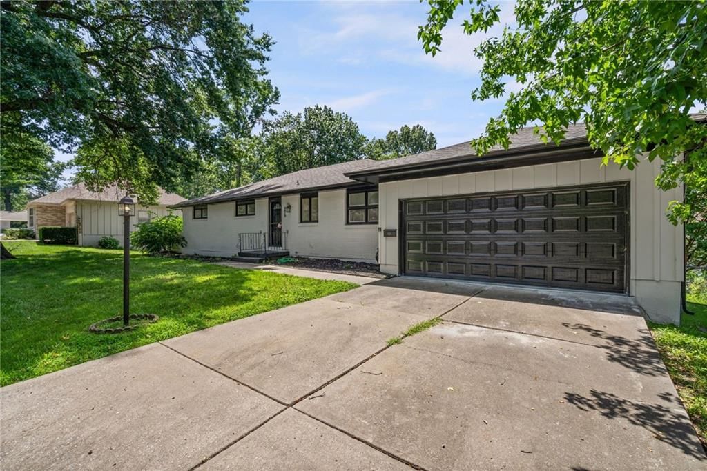 8819 E 61st Street — photo 2