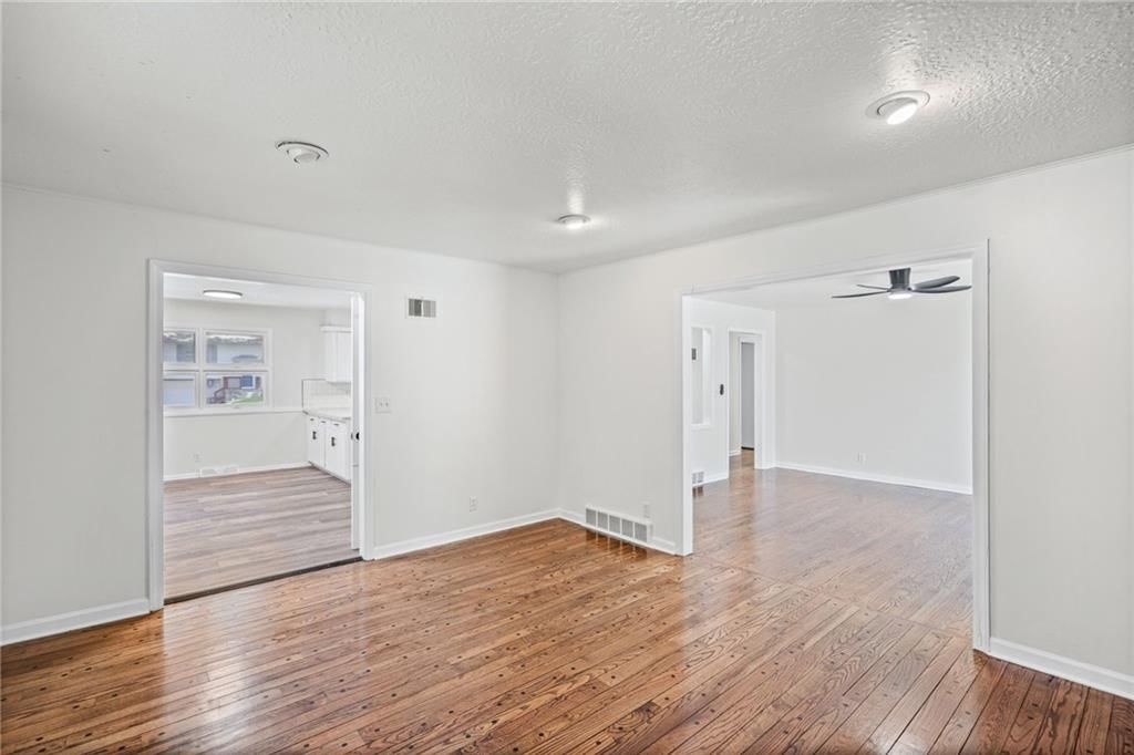 8819 E 61st Street — photo 9