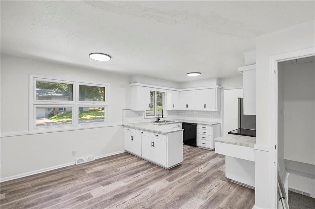 8819 E 61st Street — photo 10