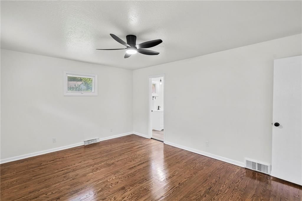 8819 E 61st Street — photo 17