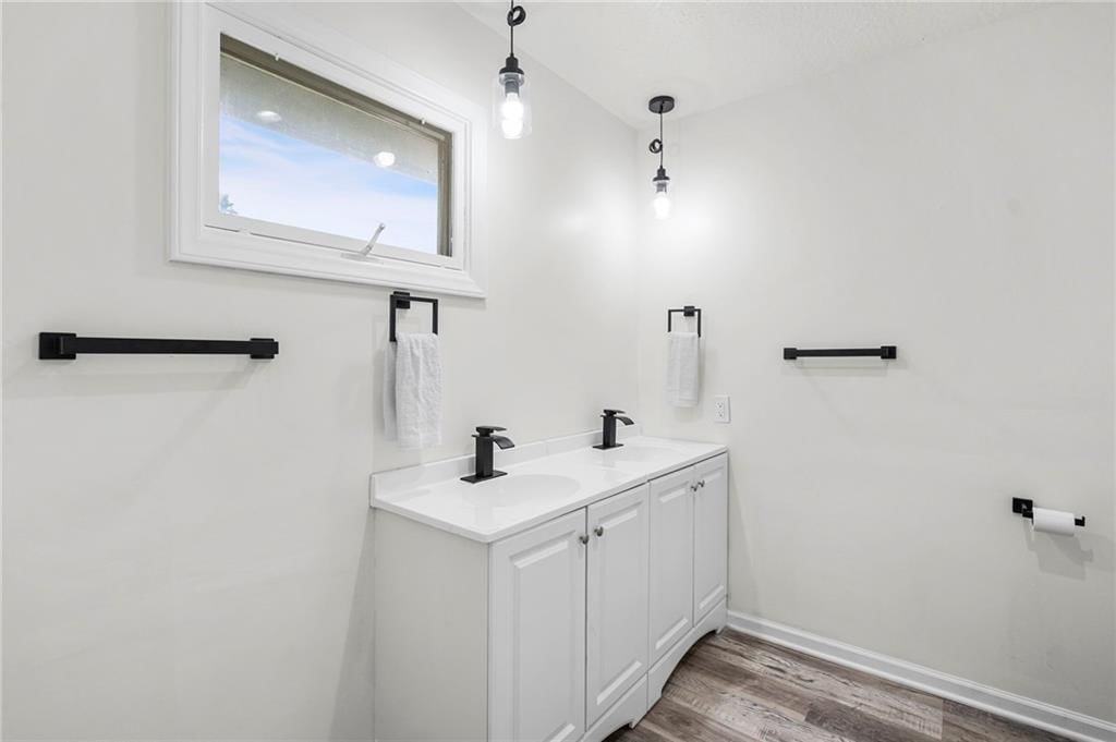 8819 E 61st Street — photo 19