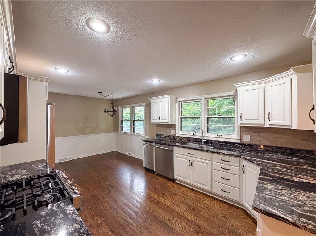 4321 NW Briarcliff Lane — photo 17