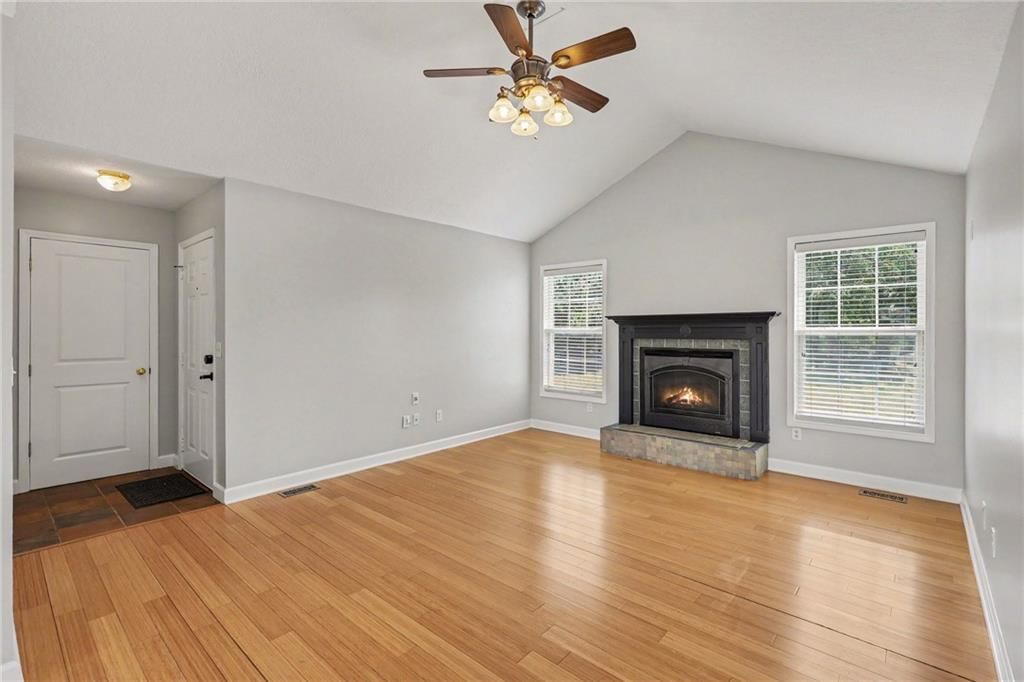 Photo 7 of 32 - 8285 N Revere Avenue, Kansas City, MO 64151