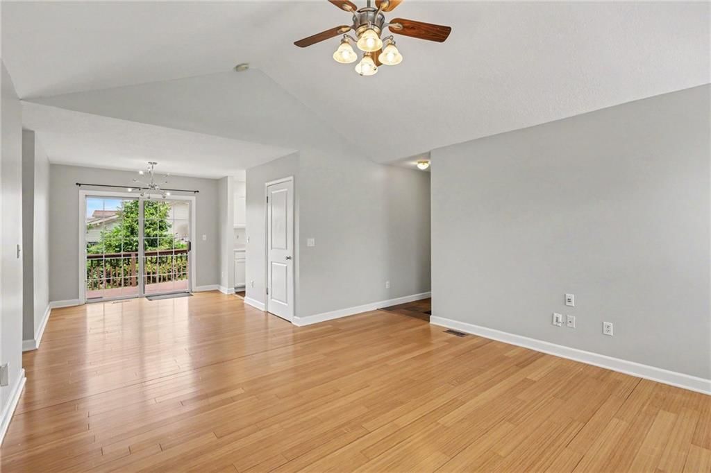 Photo 9 of 32 - 8285 N Revere Avenue, Kansas City, MO 64151