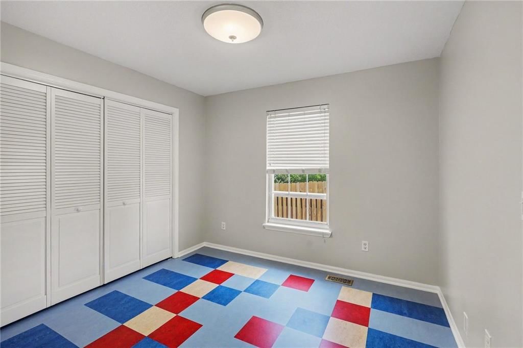 Photo 18 of 32 - 8285 N Revere Avenue, Kansas City, MO 64151