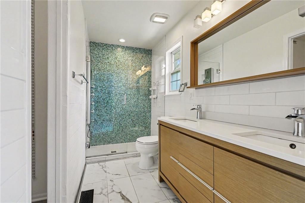 Photo 21 of 32 - 8285 N Revere Avenue, Kansas City, MO 64151