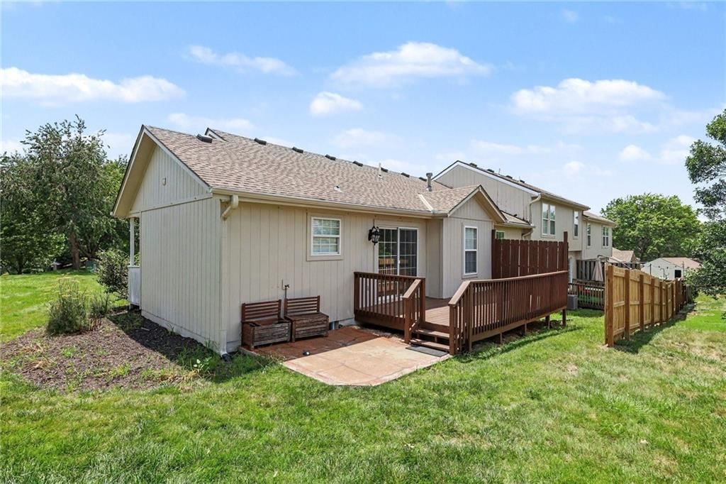Photo 26 of 32 - 8285 N Revere Avenue, Kansas City, MO 64151