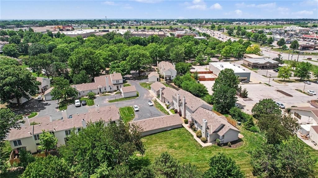Photo 28 of 32 - 8285 N Revere Avenue, Kansas City, MO 64151