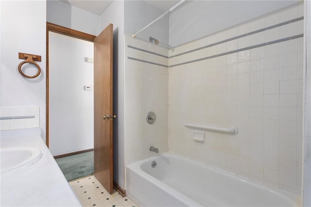 1709 NE 75th Terrace — photo 10