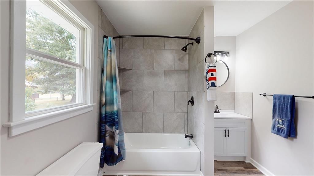 907 E Walnut Street — photo 9