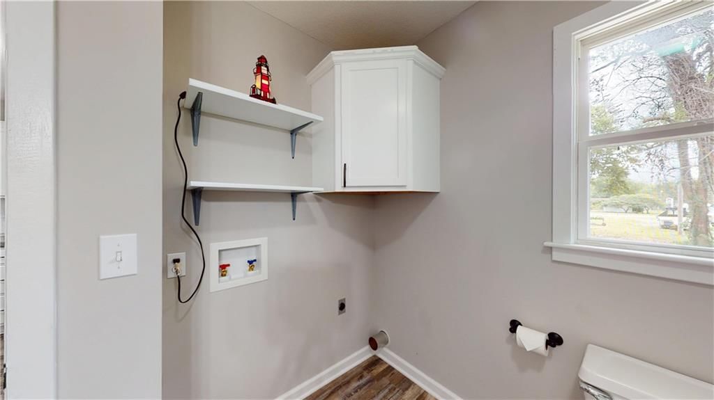907 E Walnut Street — photo 14