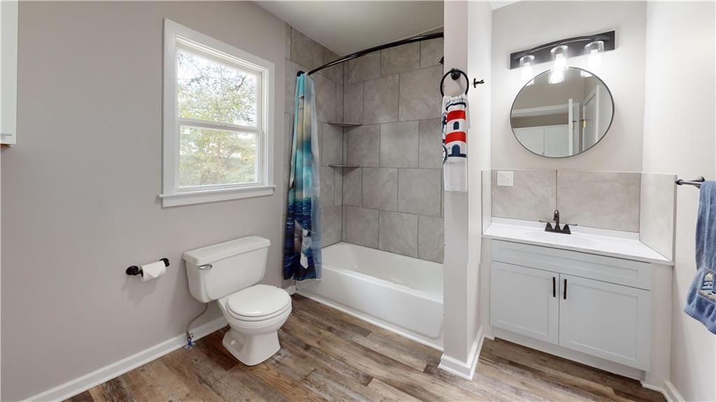 907 E Walnut Street — photo 15