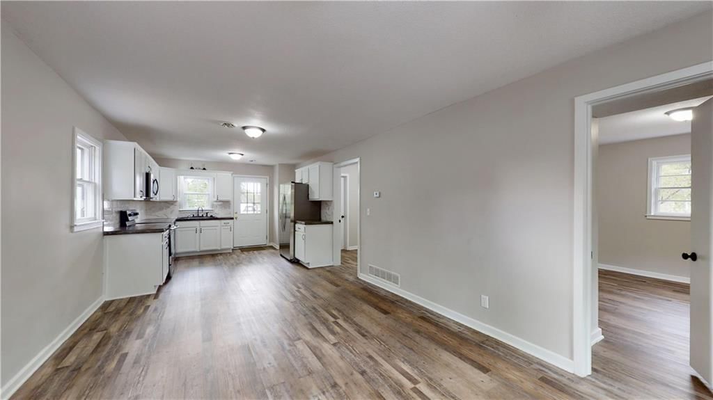 907 E Walnut Street — photo 19