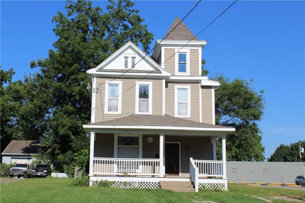 1216 S Main Street — photo 1
