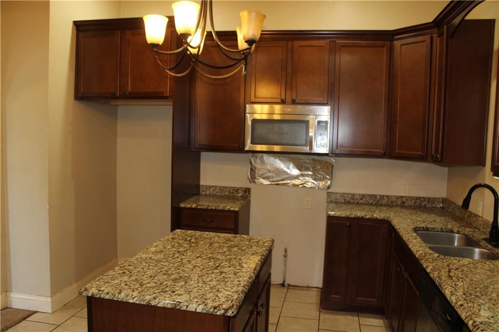1216 S Main Street — photo 3